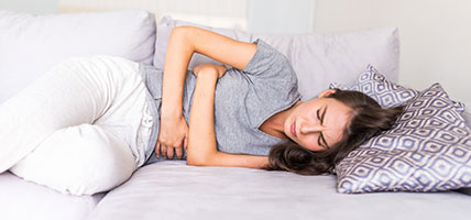 Feminax)7 Tips Meredakan Nyeri Haid ala Femii_thumb